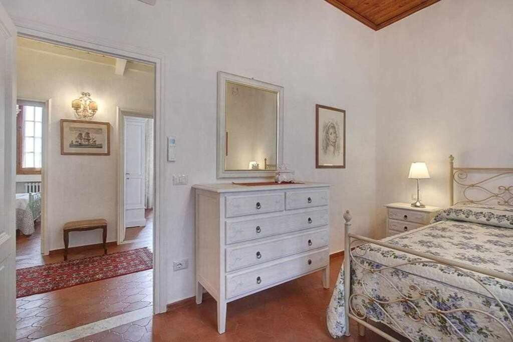Santa Croce Elegant With Garage Apartment Florenţa Exterior foto
