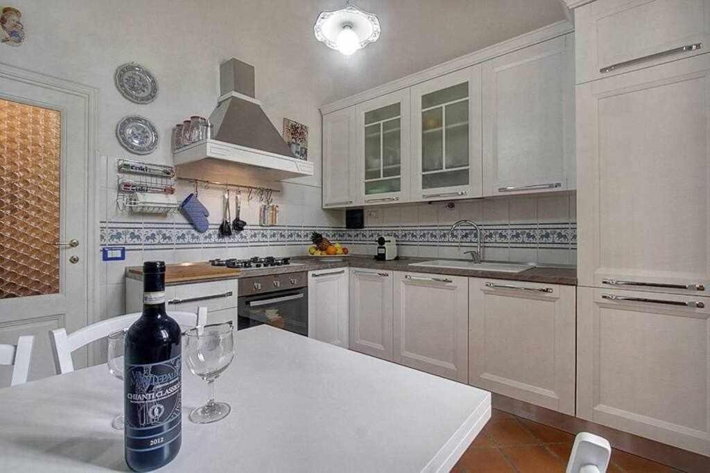 Santa Croce Elegant With Garage Apartment Florenţa Exterior foto