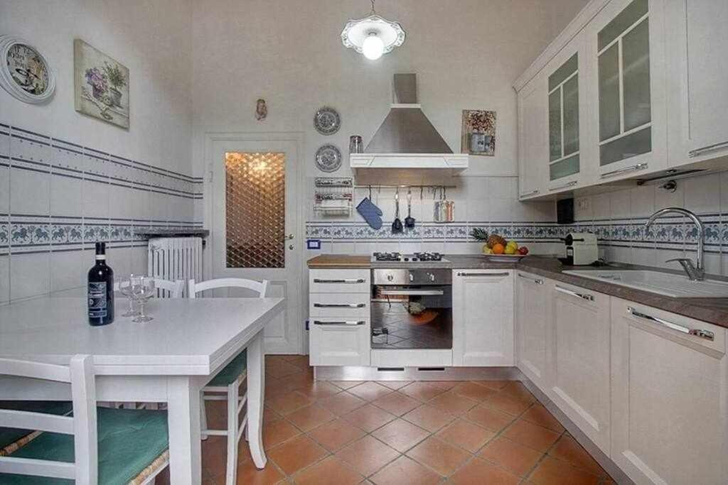 Santa Croce Elegant With Garage Apartment Florenţa Exterior foto