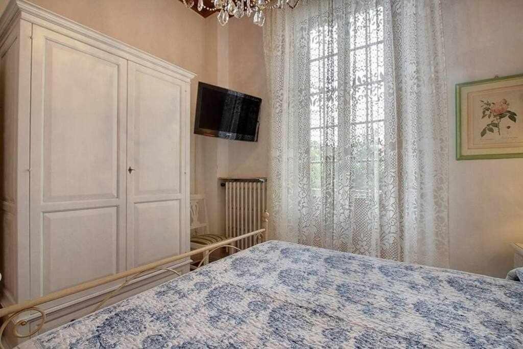 Santa Croce Elegant With Garage Apartment Florenţa Exterior foto